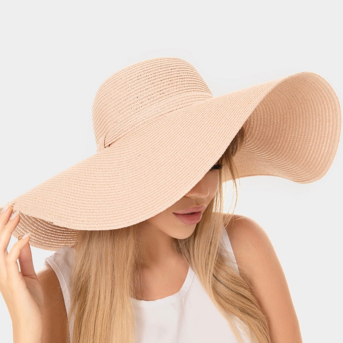 Large Beach Straw Hat in Light Tan