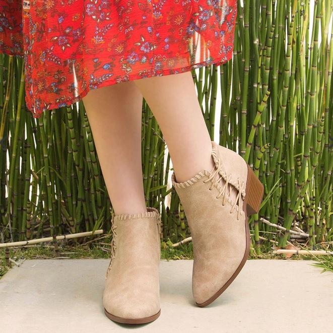 Whipstitch Booties in Oatmeal - Dainty Hooligan