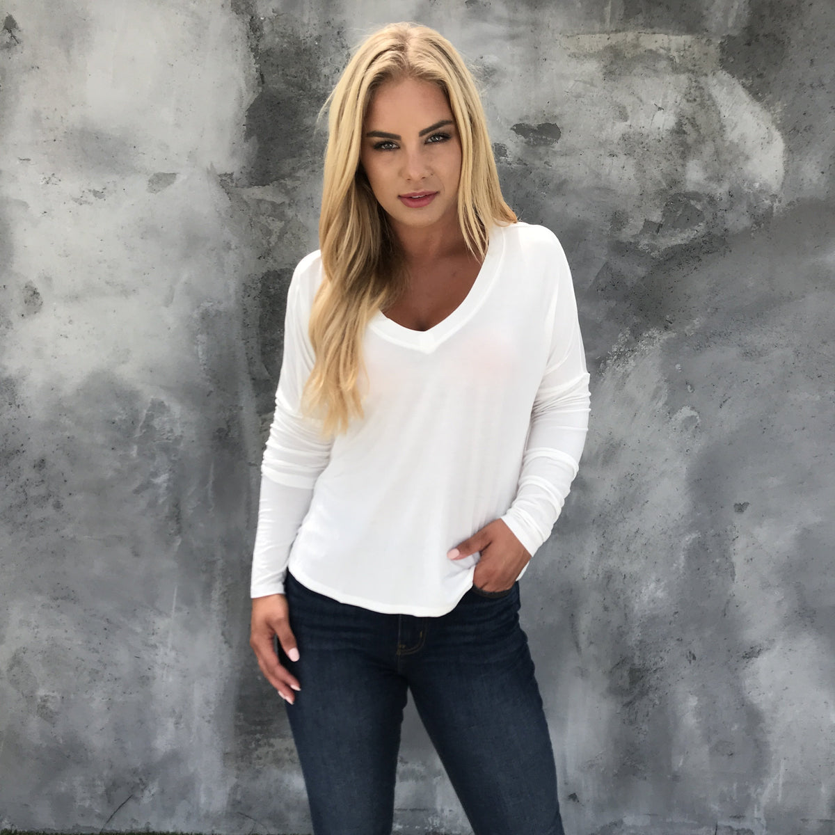 Nakita Basic Long Sleeve Top in White - Dainty Hooligan