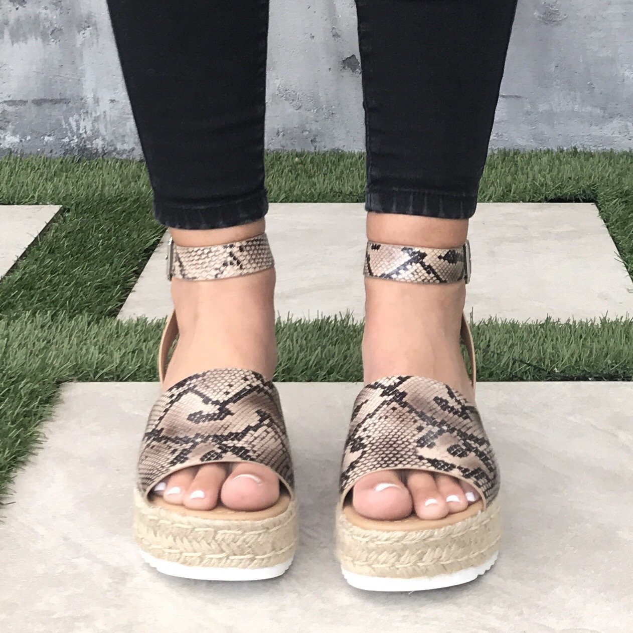 Bandi Snakeskin Platform Sandals - Dainty Hooligan