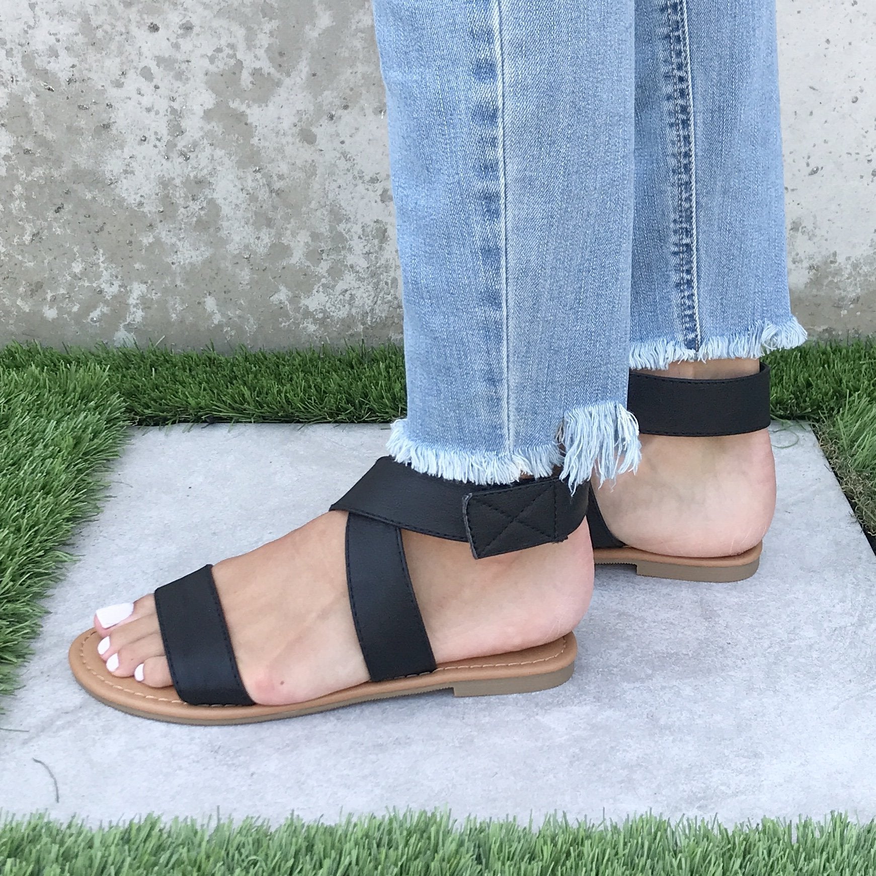 Crossroads Sandals in Black - Dainty Hooligan