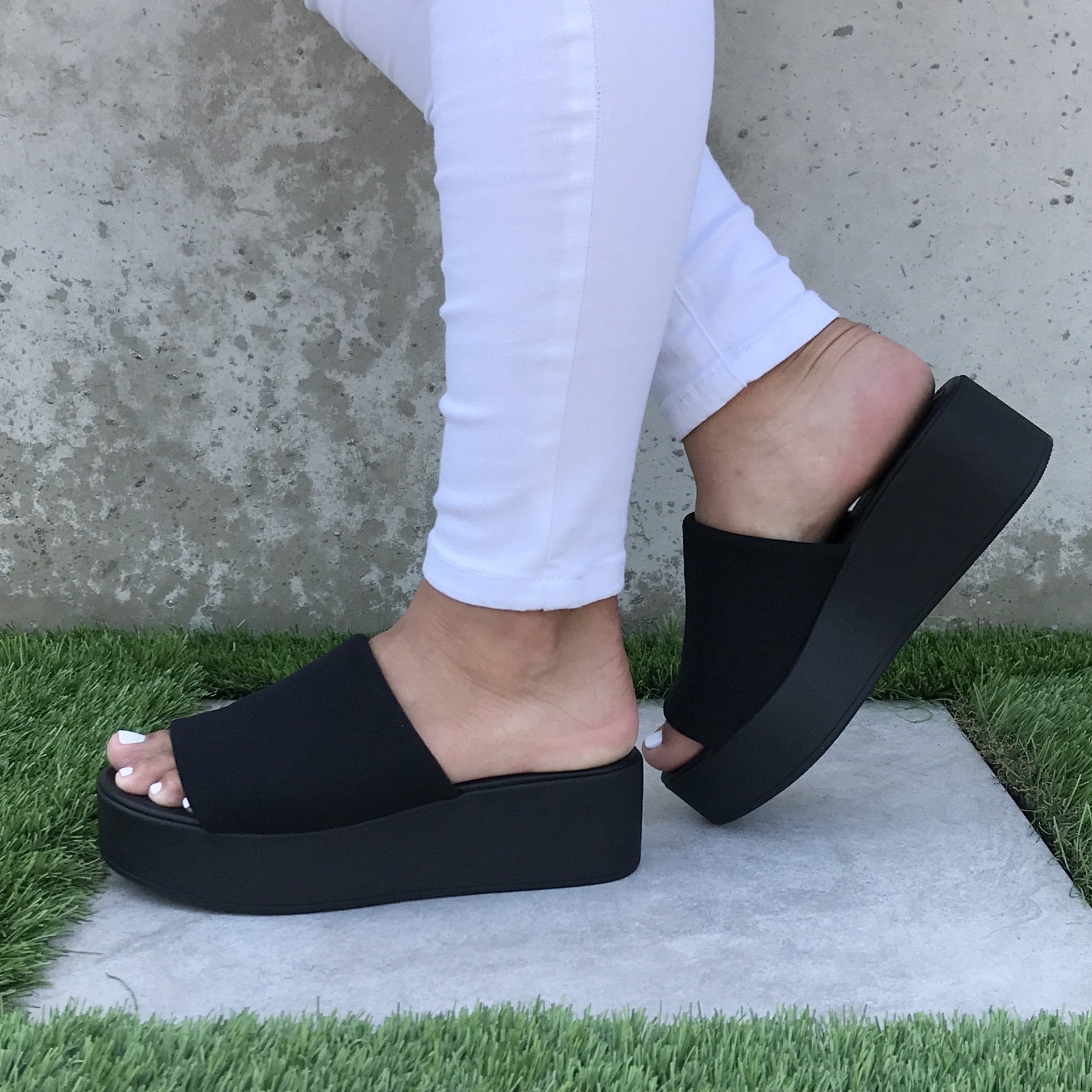 Lavish Black Platform Sandal - Dainty Hooligan