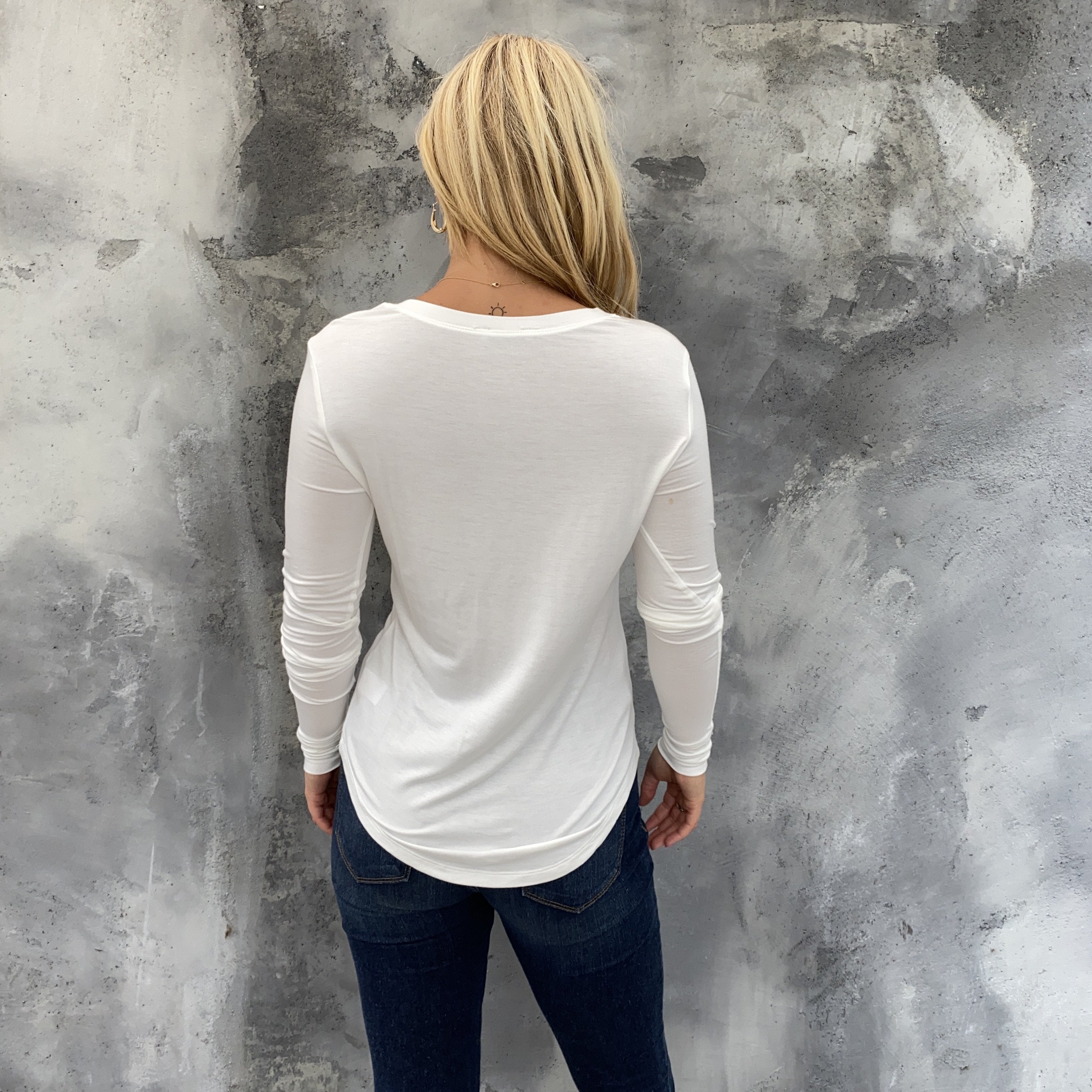 Layla Basic White Long Sleeve Top - Dainty Hooligan